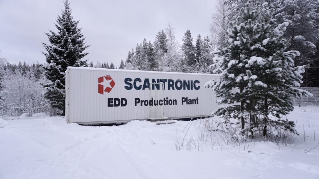 Scantronic EDD Production Plant -tuotantoyksikkö talvisessa maisemassa